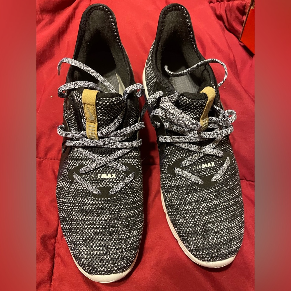 Nike Air Max Sequent size 9